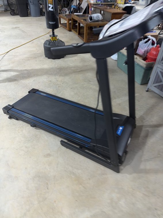 XTERRA Fitness TR150 Folding Treadmill with Manual and Accessories