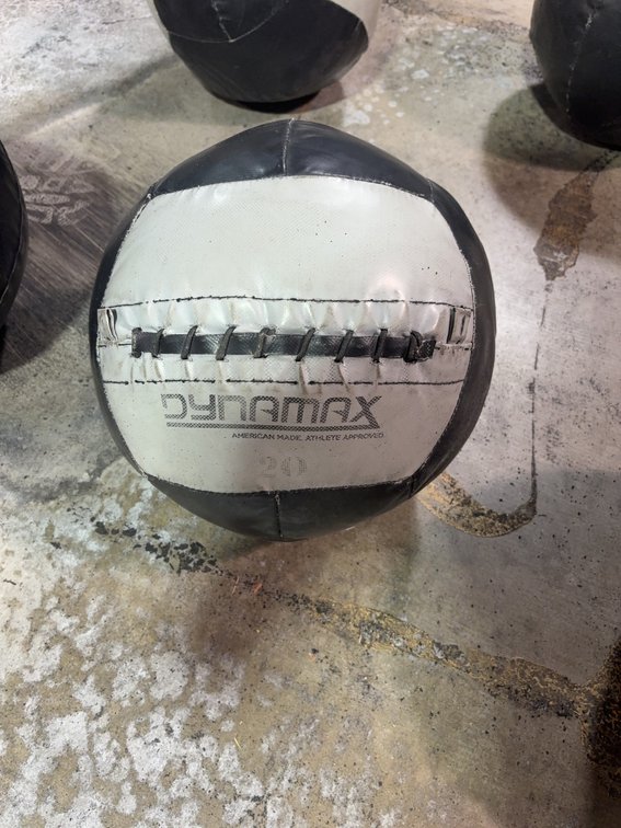 Dynamax 20 Pound Medicine Ball, Black and White