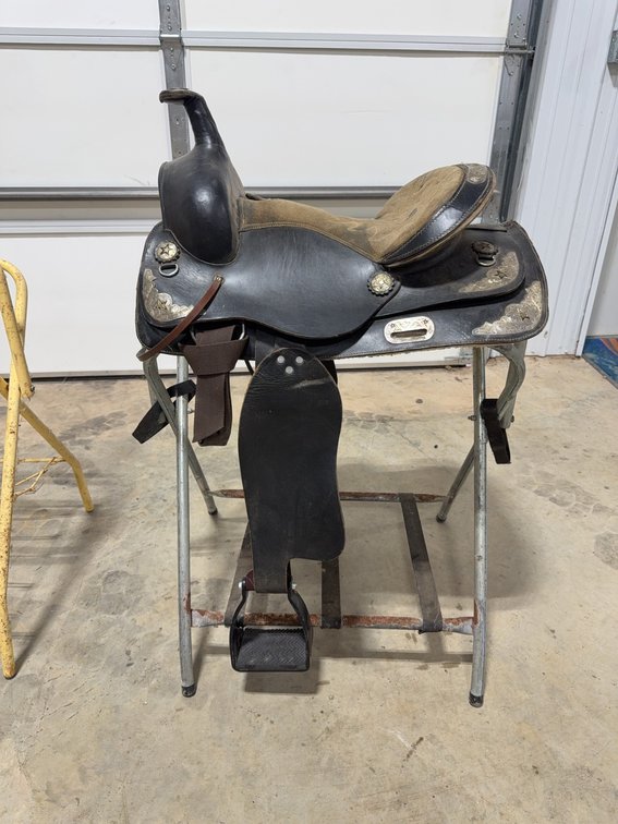 Central Valley Saddlery Western Saddle, 15-Inch Seat, Tooled Leather