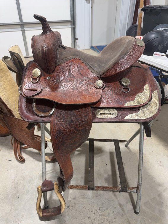 King Series IKS2535 Western Saddle with Tooled Leather and Silver Accents