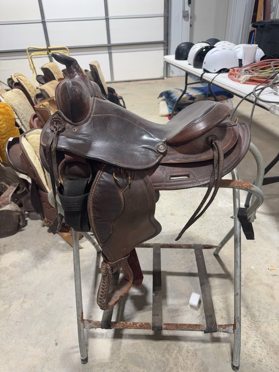 Dark Brown Leather Western Saddle with 14 1/2 Inch Seat