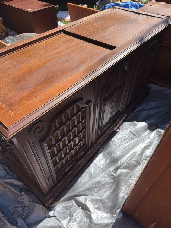 Vintage Wooden Stereo Console With Turntable and Radio Tuner
