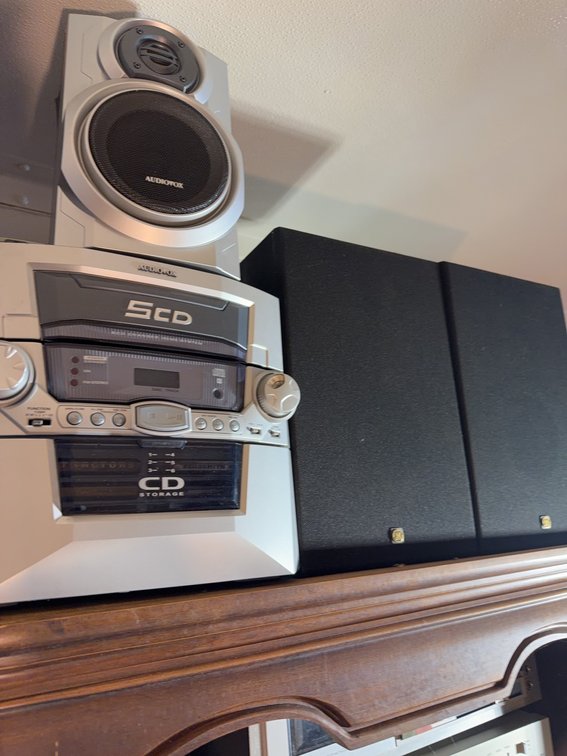 Audiovox 5CD Stereo System With GE Black Bookshelf Speakers