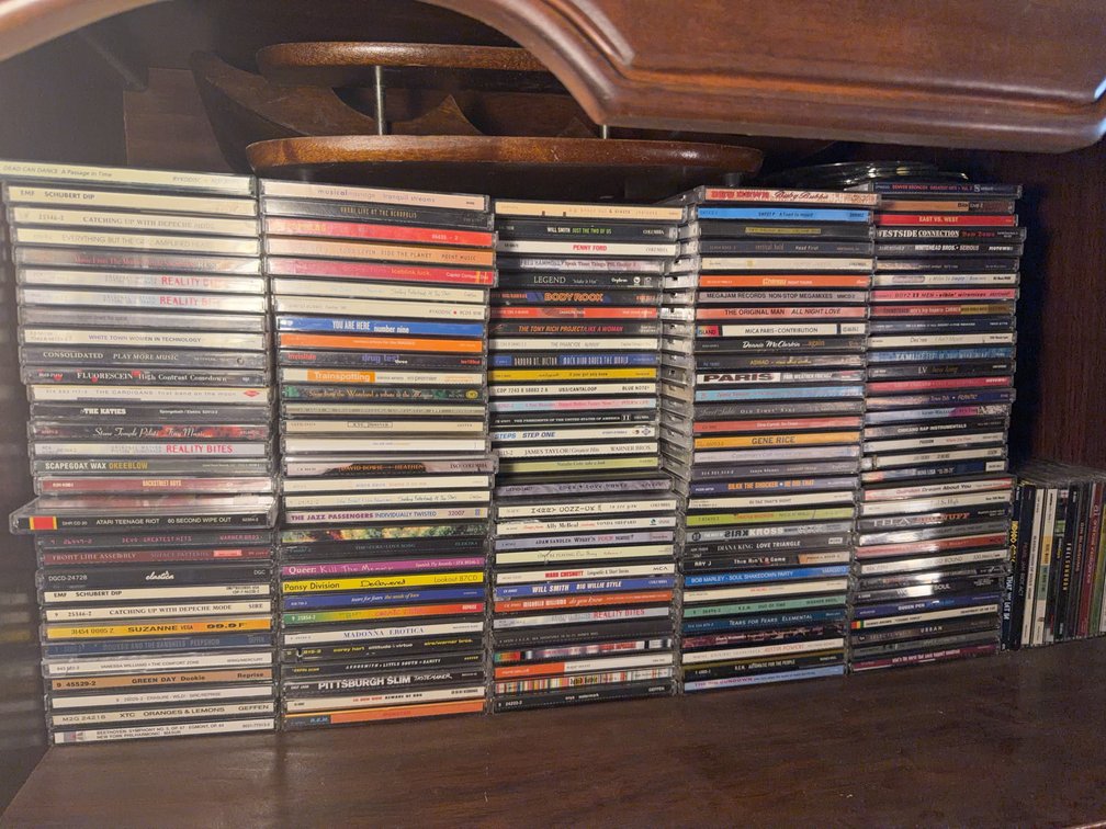 Large Assorted Lot Of 100+ Pop, Rock, R&B, And Soundtrack CDs