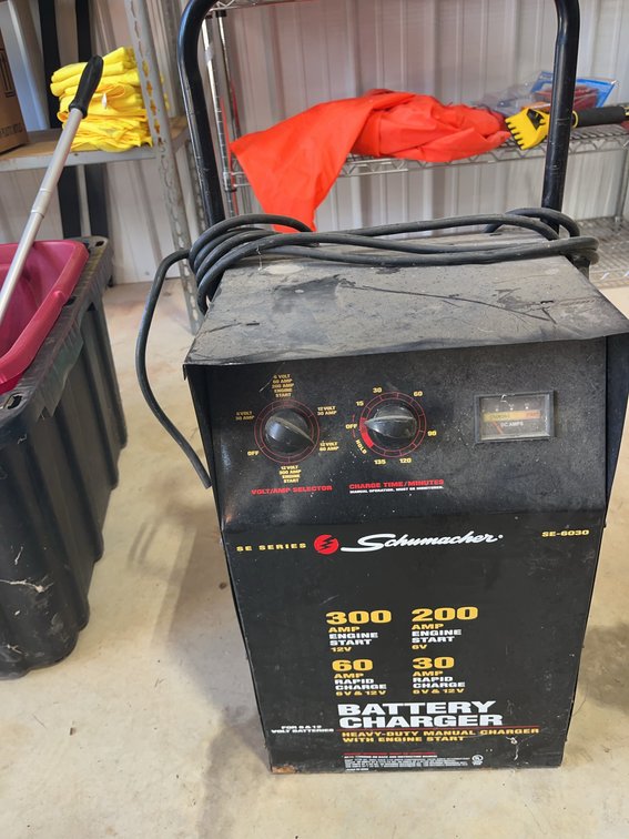 Schumacher SE-6030 300/200 Amp Battery Charger Manual Start