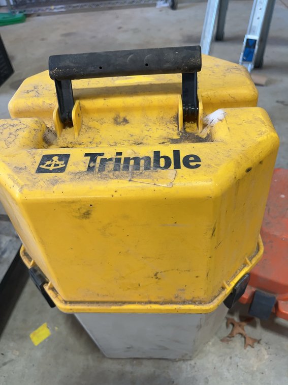 Trimble TTS 500 Total Station with Case and Keypad