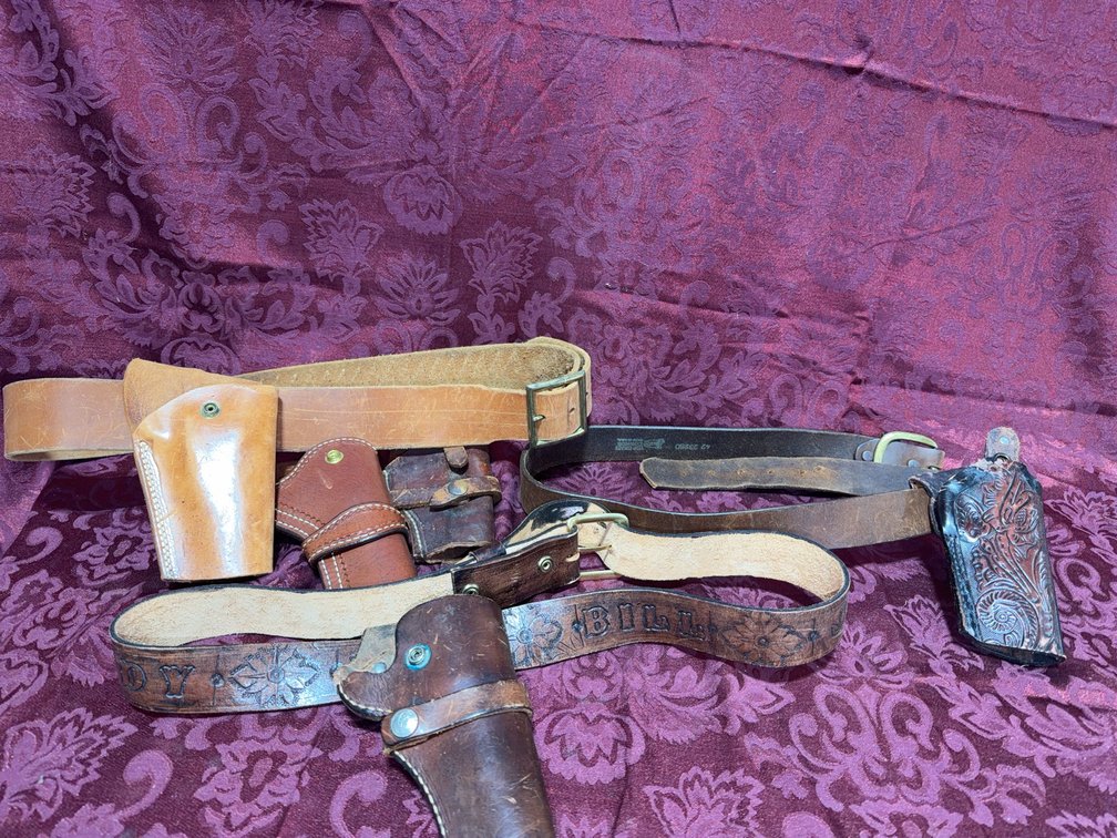 4 Tooled Leather Gun Belts With Holsters, Bill Name, Size 42