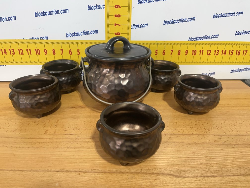 Hammered Metal Cauldron Set with 1 Pot and 5 Matching Cups