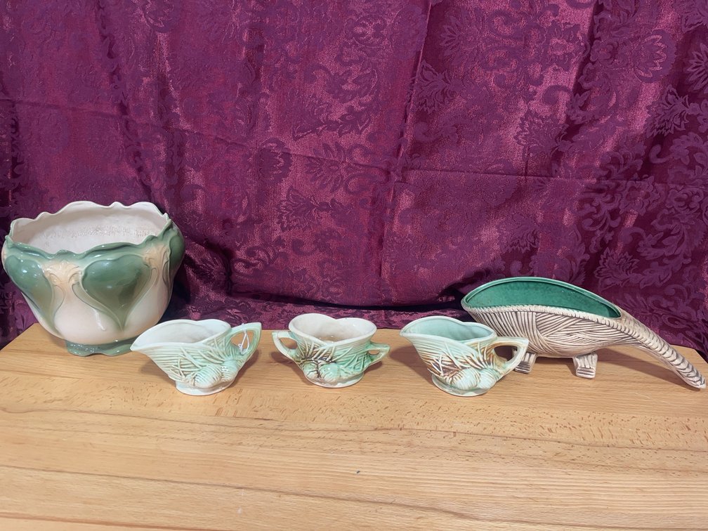 5 McCoy pieces with Leaf and Seashell Motifs, Footed Planter Included