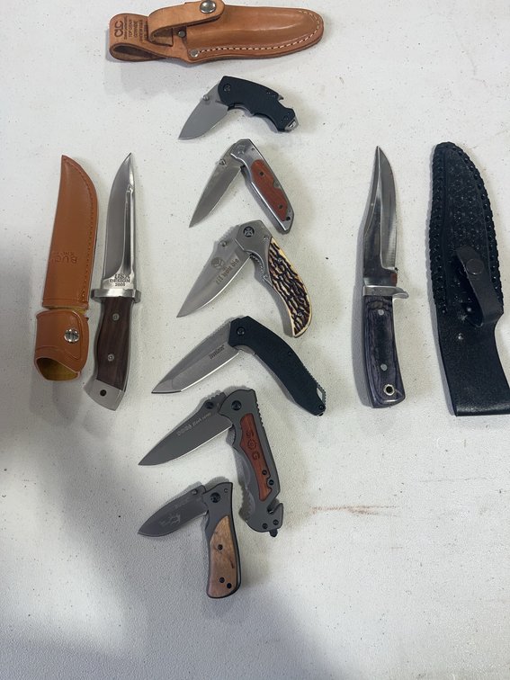 Buck, Kershaw, SOG, Folding & Fixed Blade Knife Lot with Sheaths