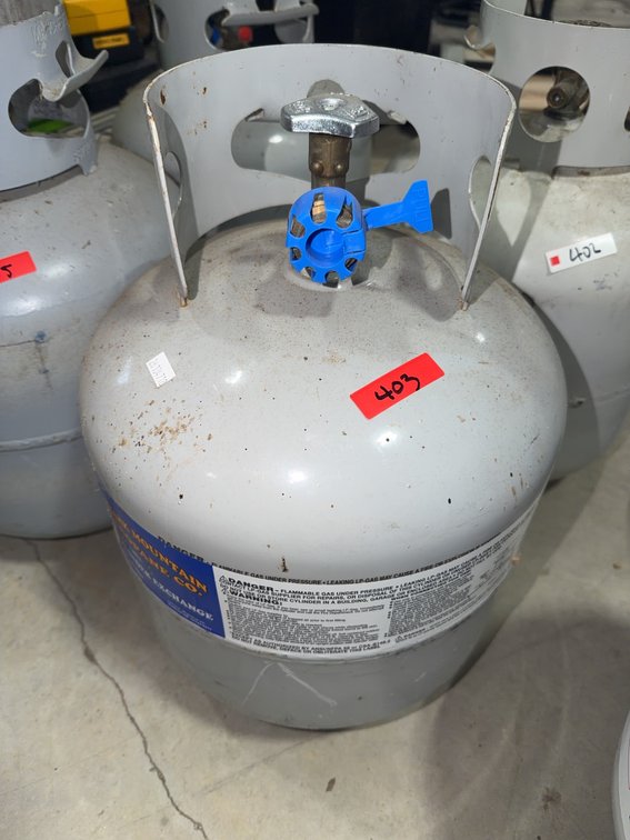 Full 15lb Propane Gas Cylinder with Valve and Handle