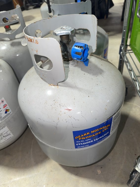 Ozark Mountain Propane Full 15lb Cylinder with Valve and Cap
