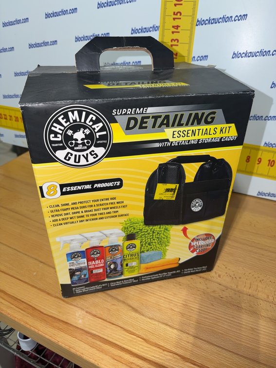 Chemical Guys Supreme Detailing Essentials Kit with Storage Caddy, 8 Pieces