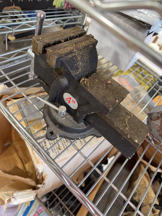 4 Inch ITT Bench Vise With Swivel Base Cast Iron