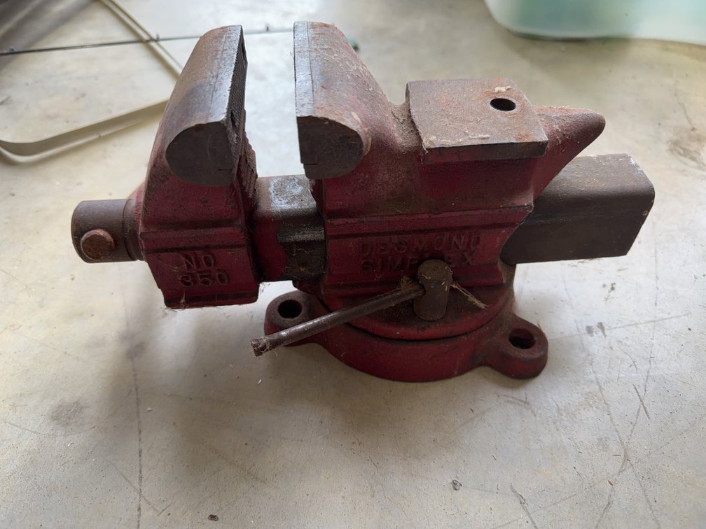 Desmond No. 350 Swivel Base Bench Vise Urbana Ohio