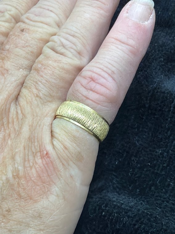 14K Yellow Gold 7 mm Band Ring, Size 5.5