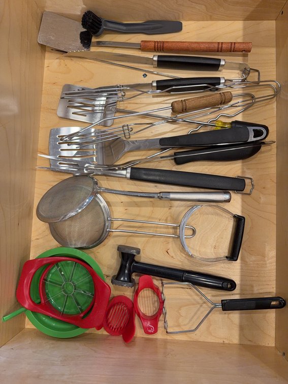 Kitchen Utensils: Spatulas, Mashers, Tongs, Slicers, Strainers, Grill Tools