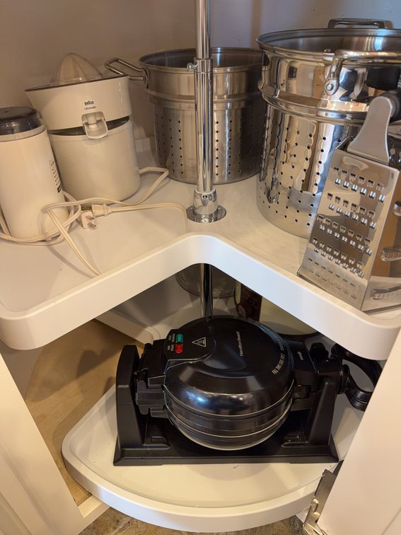 Kitchen Appliance Lot: Hamilton Beach Waffle Maker, Cuisinart Pots, Grater, Crock Watcher