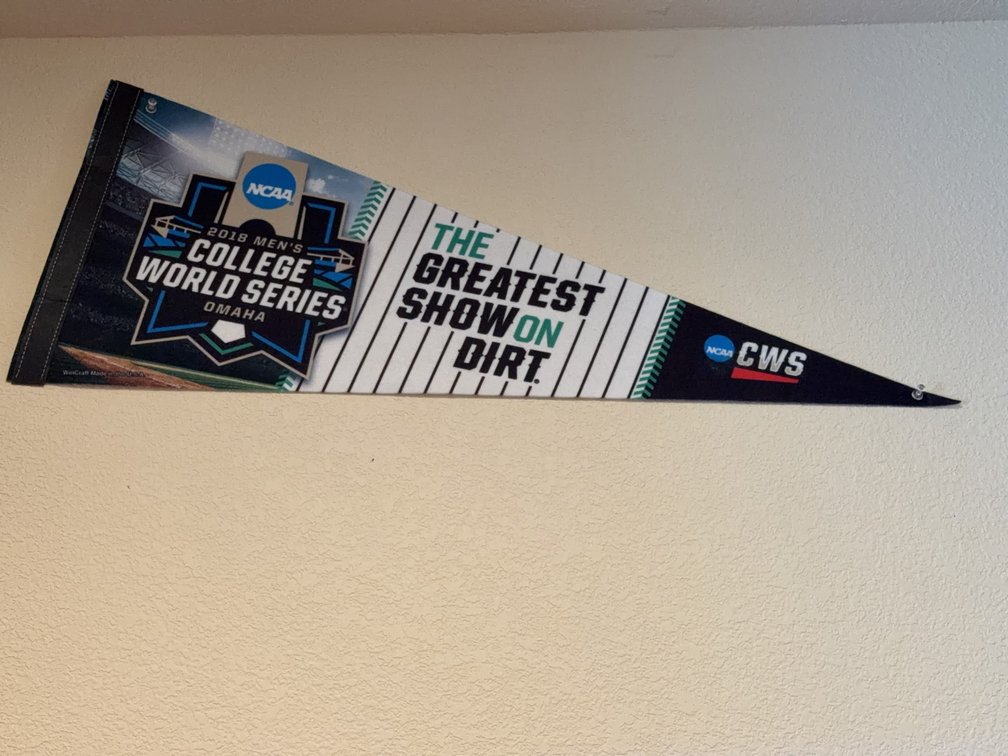 NCAA Sports Pennant Lot: 2019 CWS Omaha and 1995 Final Four Seattle