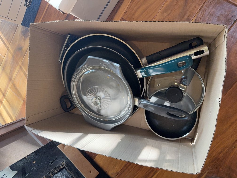 Nonstick Cookware Lot With Skillets, Grill Pan & Lids, 9-Inch Cake Pan