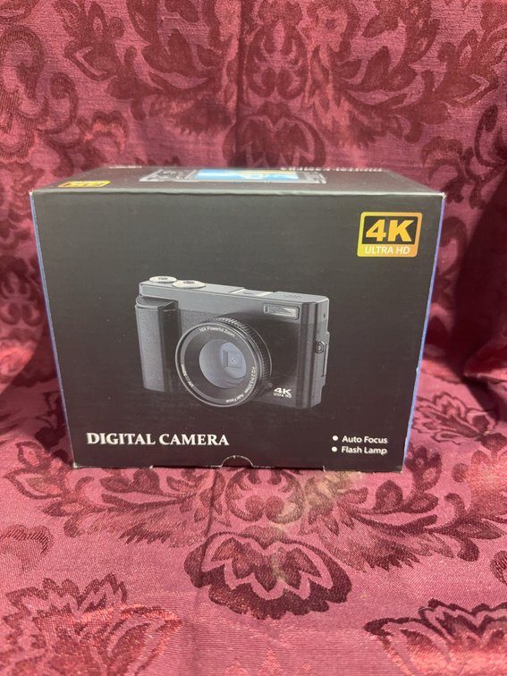 4K Ultra HD Digital Camera with Auto Focus and Flash Lamp DC-102