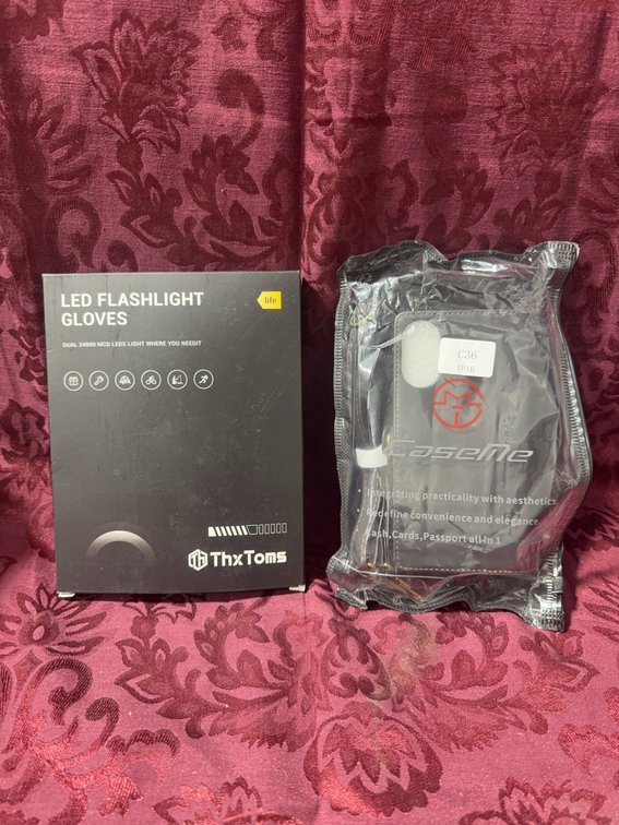 ThxToms LED Flashlight Gloves and CaseMe Multi-Function Wallet Case