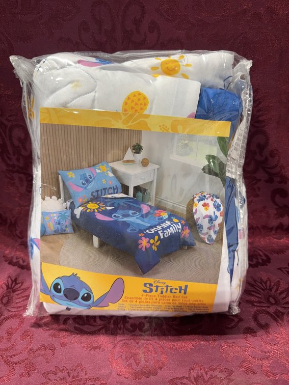 Disney Stitch 4-Piece Toddler Bed Set With Quilt and Pillowcase