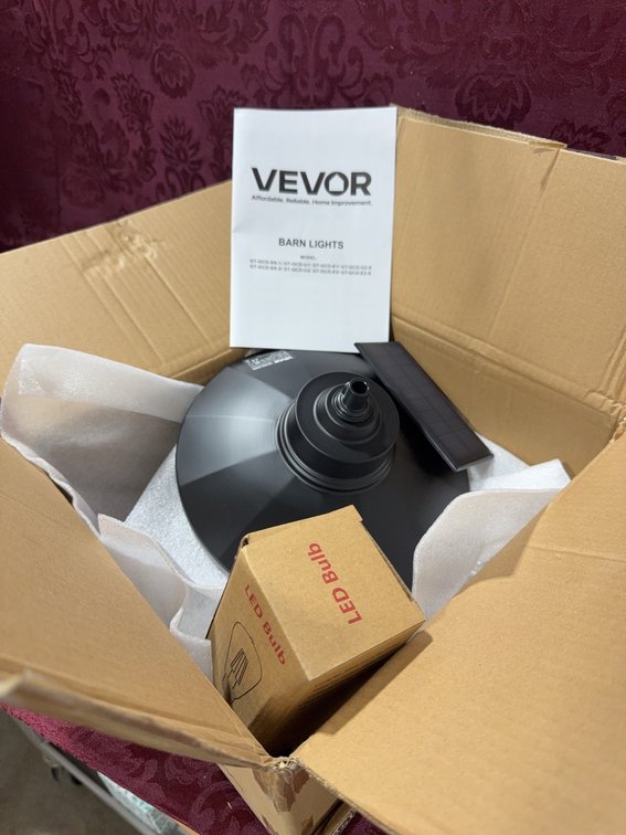 VEVOR Barn Light Solar Powered With LED Bulb Black Metal 13x13x6 Inches