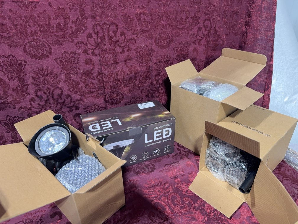 Solar LED Outdoor Garden Lights, New in Boxes