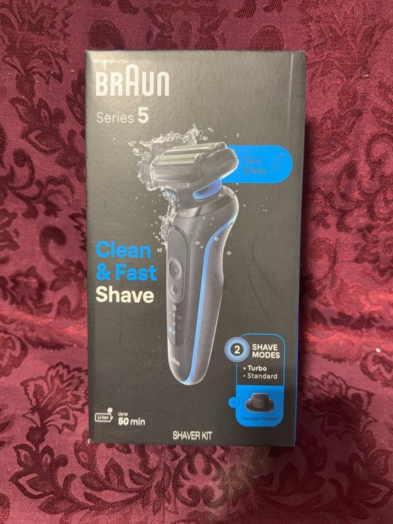 Braun Series 5 Electric Shaver Kit, Clean & Fast, 2 Shave Modes, 50 Min Runtime