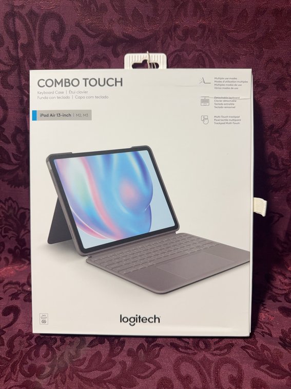 Logitech Combo Touch Keyboard Case iPad Air 13-Inch (M2, M3)