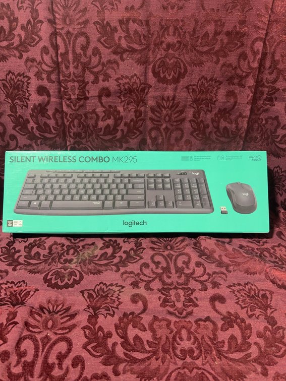 Logitech Silent Wireless Combo MK295 Keyboard and Mouse Set, New in Box