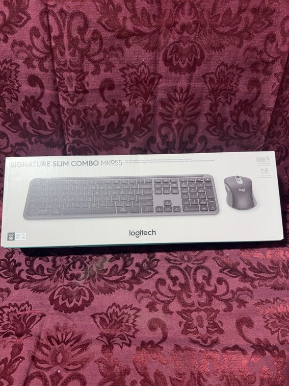 Logitech Signature Slim Combo MK955 Wireless Keyboard and Mouse Set