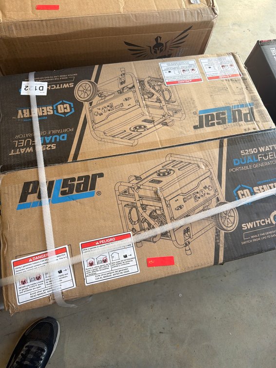 Pulsar 5250 Watt Dual Fuel Portable Generator CO Sentry New in Box