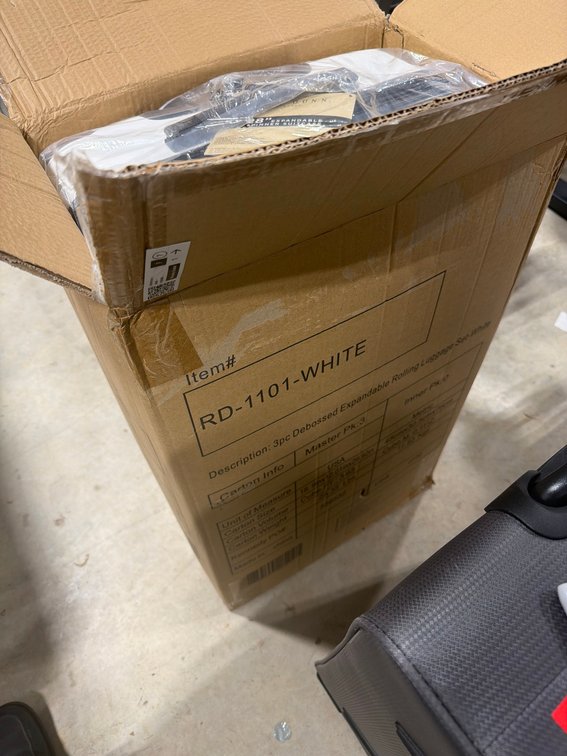 RD-1101 White 28" Debossed Expandable Rolling Luggage Suitcase, New in Box