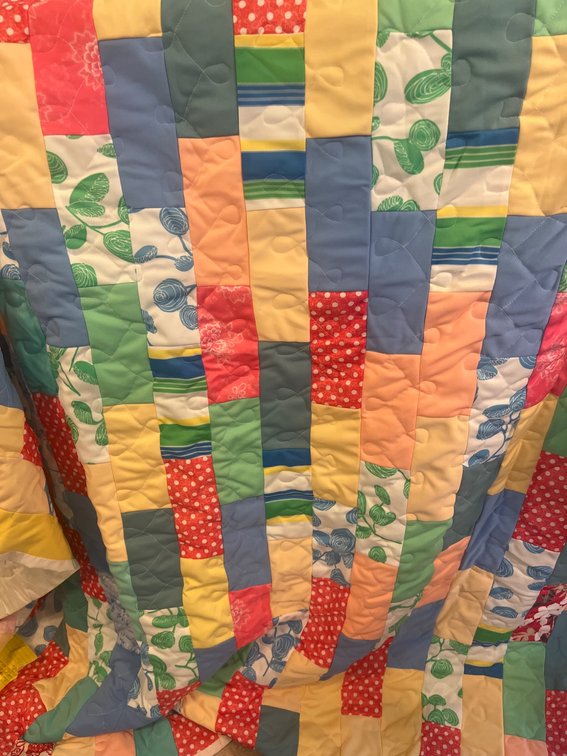 Handmade Full/Queen Size Quilt in Good Condition