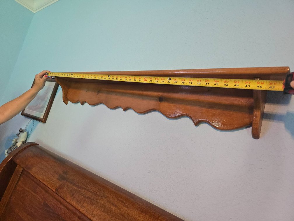 Wooden Wall Shelf With Scalloped Edge