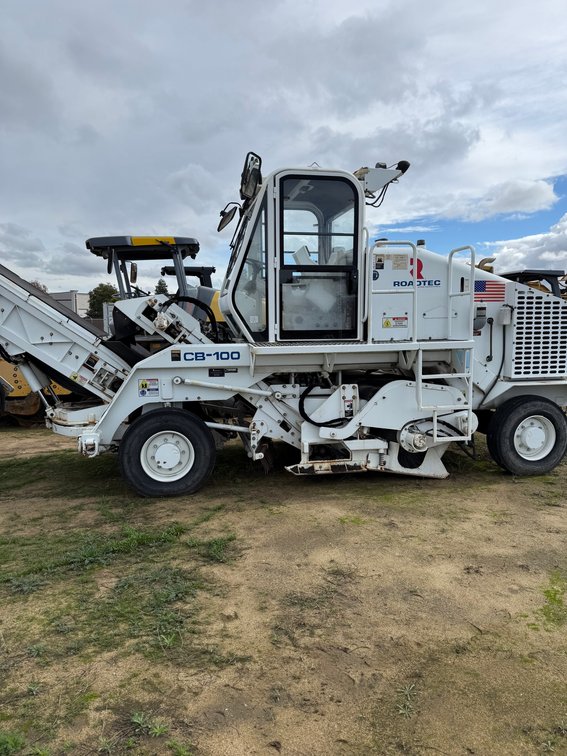 Image for 2017 Roadtec CB-100 Conveyor Broom