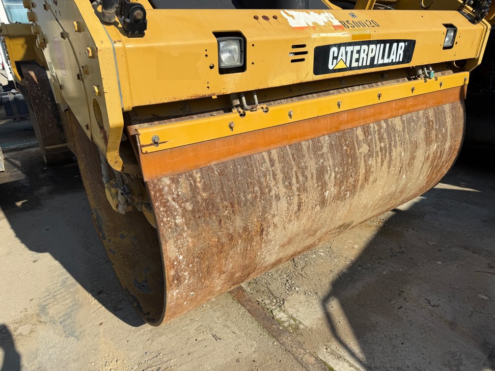 Image for 2010 Caterpillar CB64