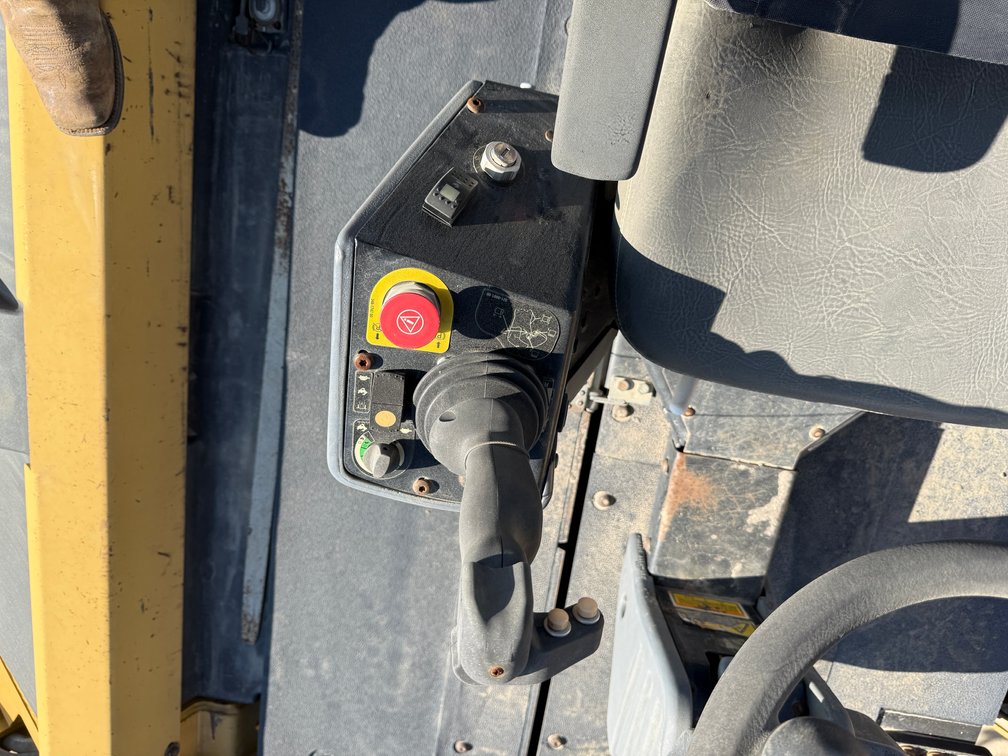 Image for 2010 Caterpillar CB64