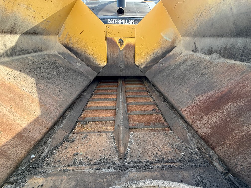 Image for 2014 Caterpillar AP-1055E