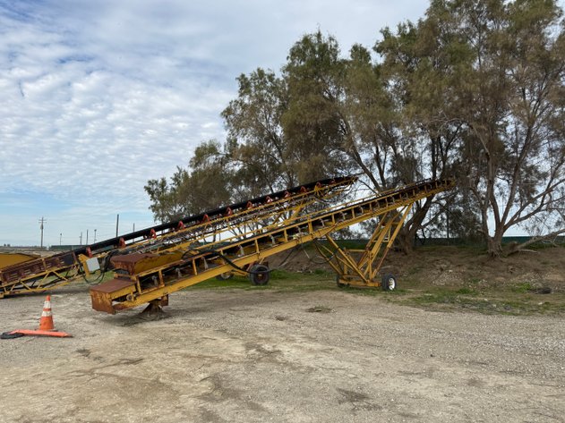 Image for Custom Conveyor & Fabrication Inc RSD36X60 Stacker