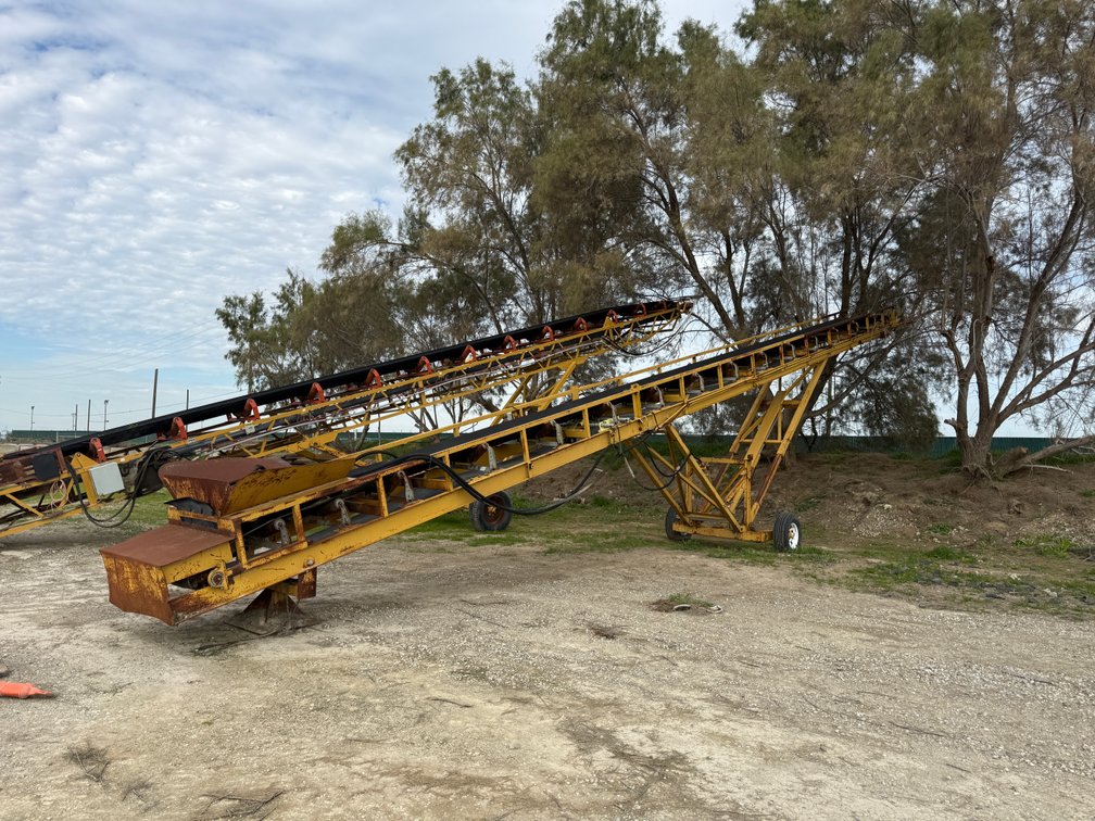 Image for Custom Conveyor & Fabrication Inc RSD36X60 Stacker