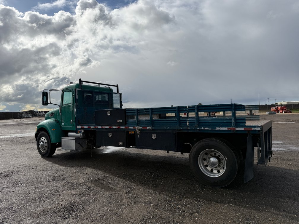 Image for 2012 Peterbilt 337 S/A Flatbed Truck