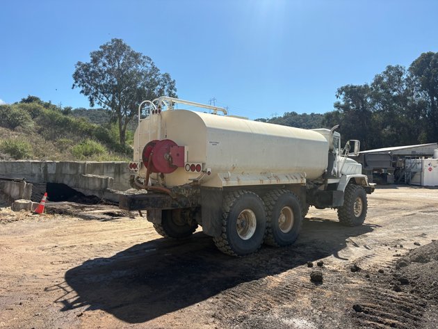 Image for 1990 M923A2 5-ton 6X6 4000gal Water Truck, $24,000