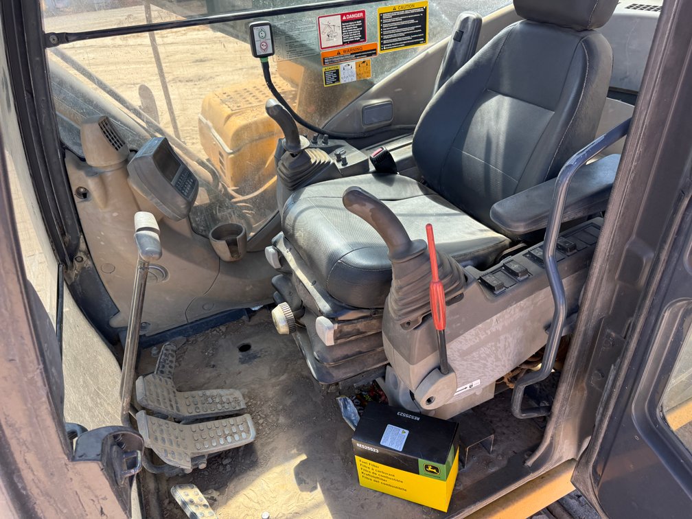 Image for 2012 John Deere 350D-LC