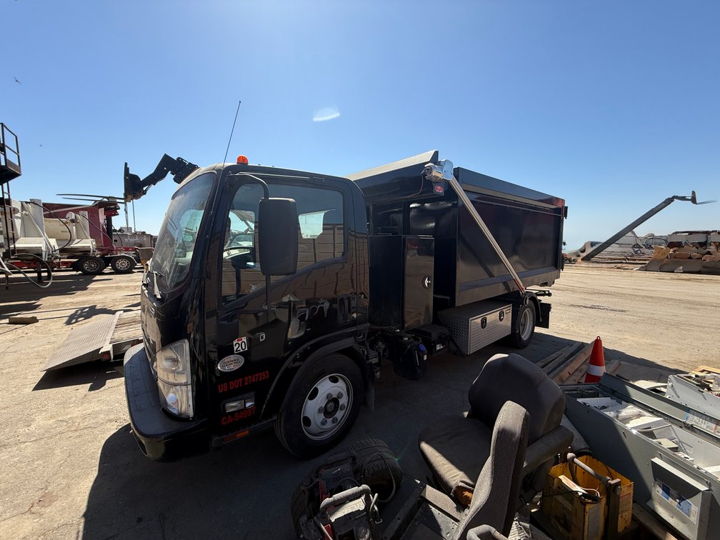 Image for 2021 Isuzu S/A Roll Off Truck
