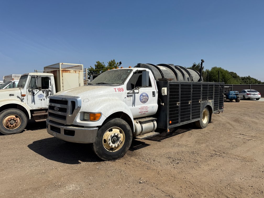 2014 Ford F750 S/A Spray Truck (Non-Running)