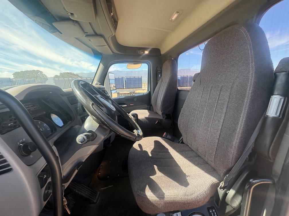 Image for 2014 Peterbilt 386 S/A Day Cab