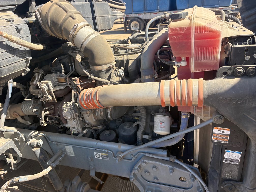 Image for 2014 Peterbilt 386 S/A Day Cab